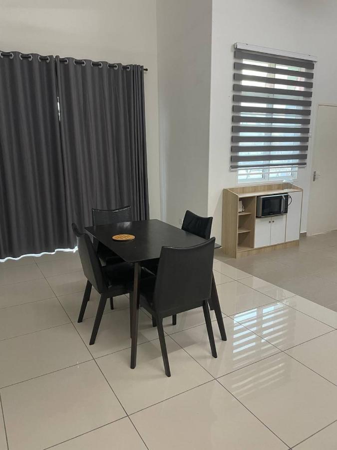 Bungalow Homestay Jasin Perdana Exterior foto